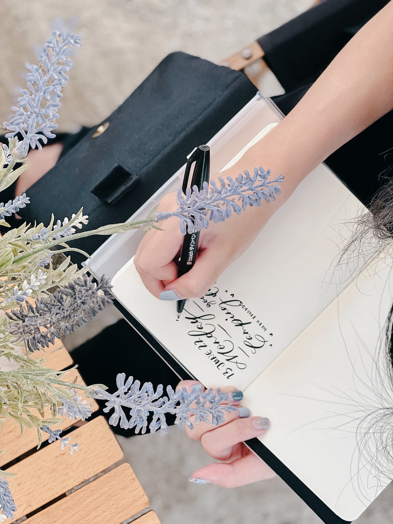 {{Women of Mori: Yimin}}: Growing from doing calligraphy as a hobby to being commissioned by luxury brands