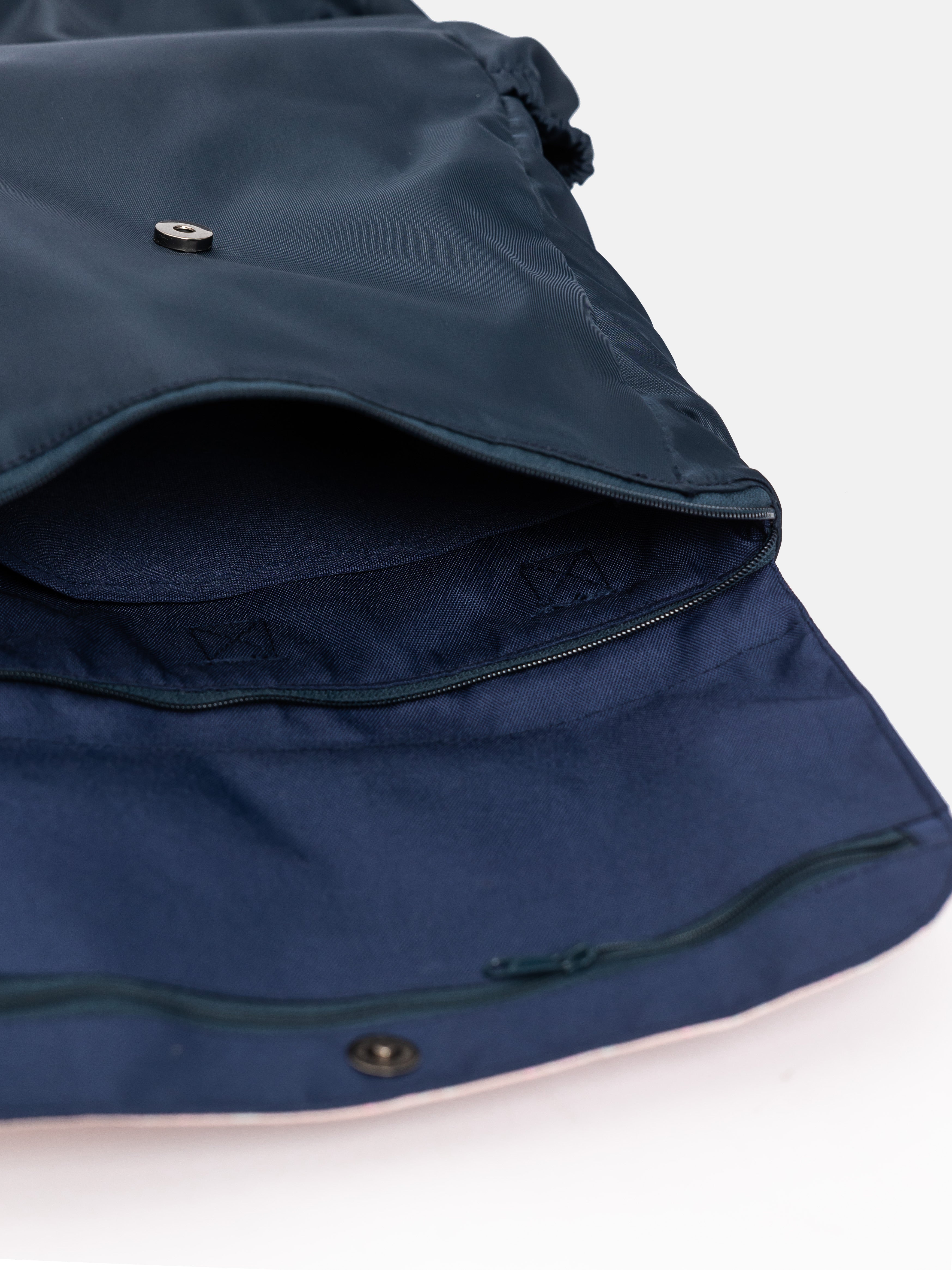 {{ARTDIS x Mori}} Bleeding Hearts Pink Navy Utility 4-Way Washable Bag 2.0