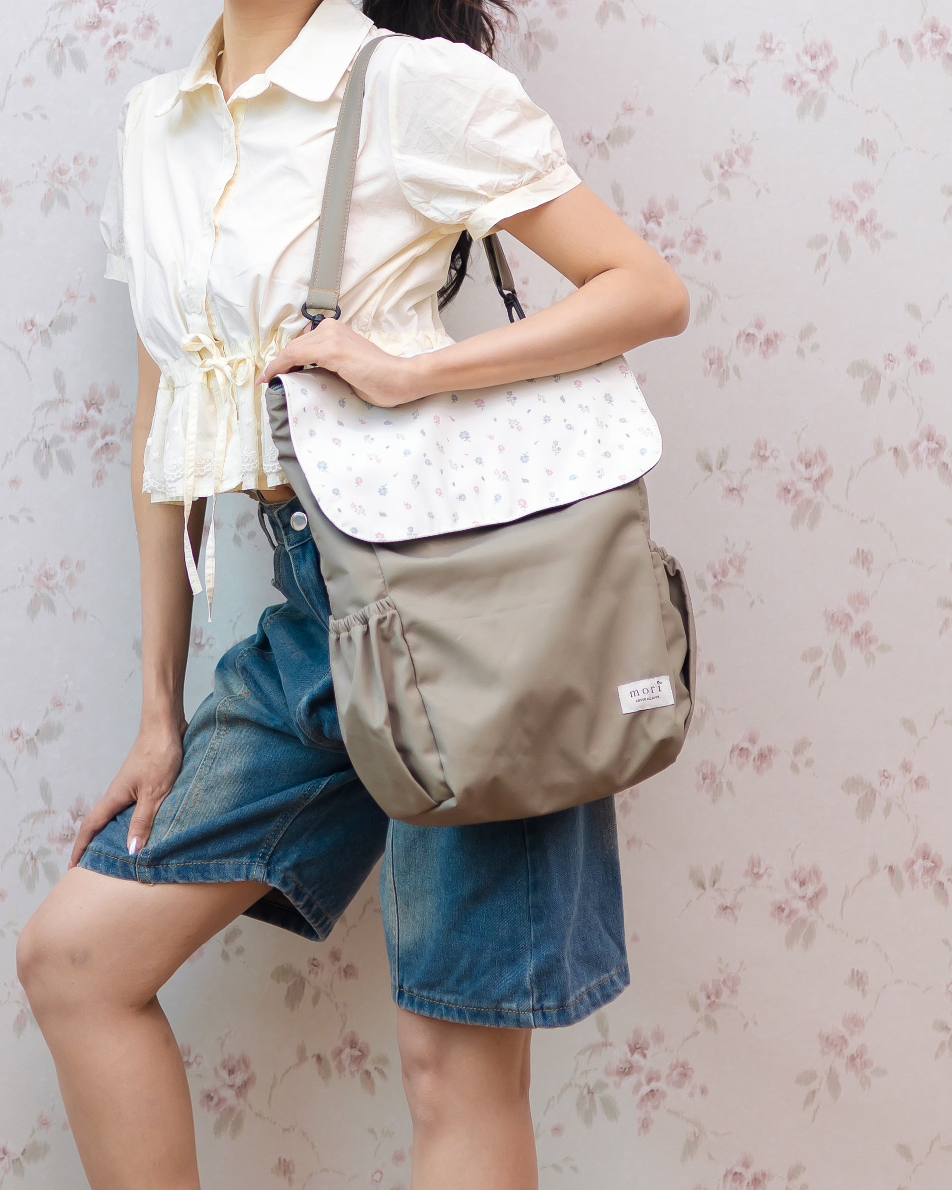 {{ARTDIS x Mori}} Skeleton Flowers Greyish-Green Utility 4-Way Washable Bag 2.0